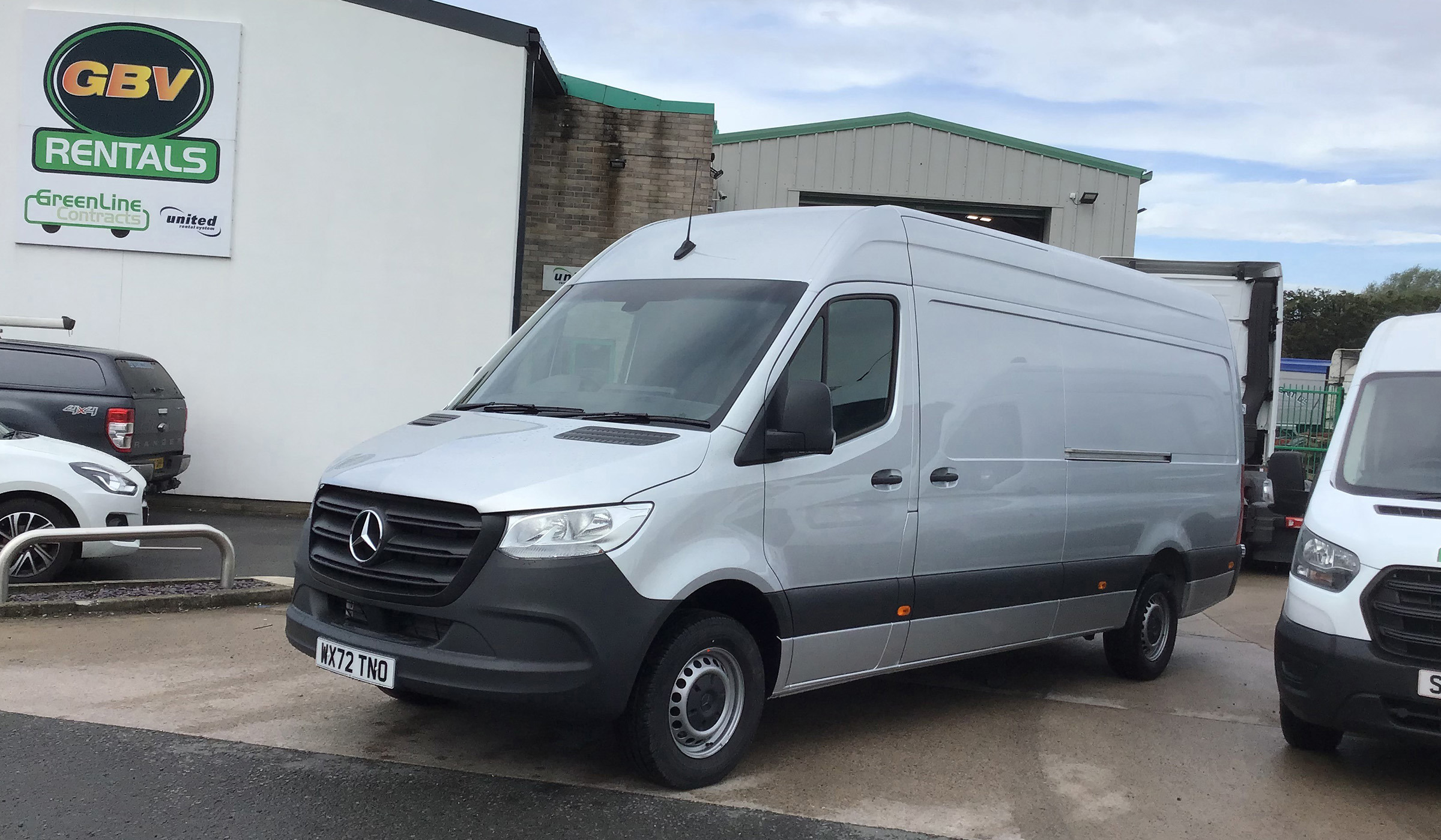 3.5T GVW LWB high roof panel van